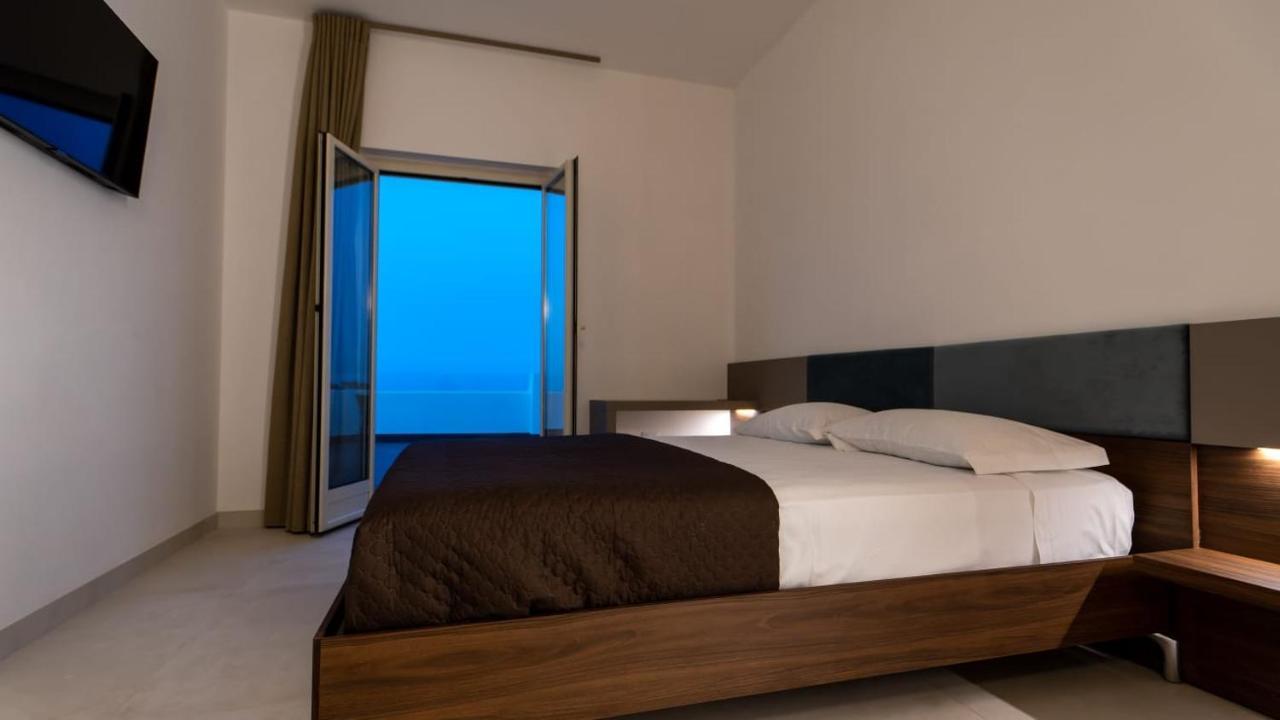 Bed and Breakfast Terrazza sul Mare Roseto Degli Abruzzi Esterno foto