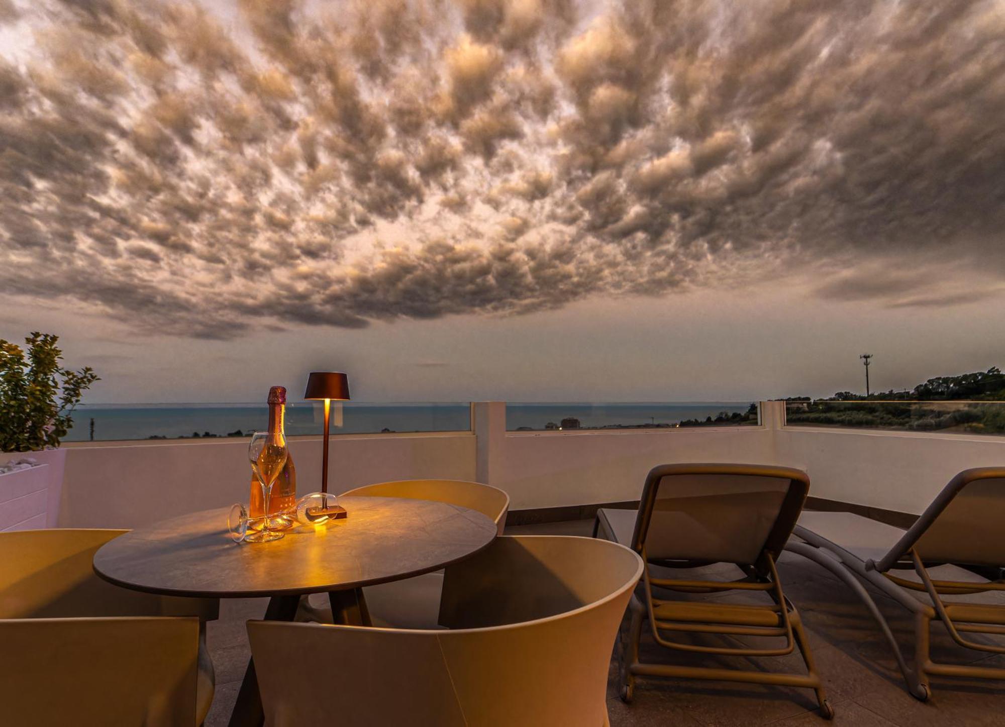 Bed and Breakfast Terrazza sul Mare Roseto Degli Abruzzi Esterno foto