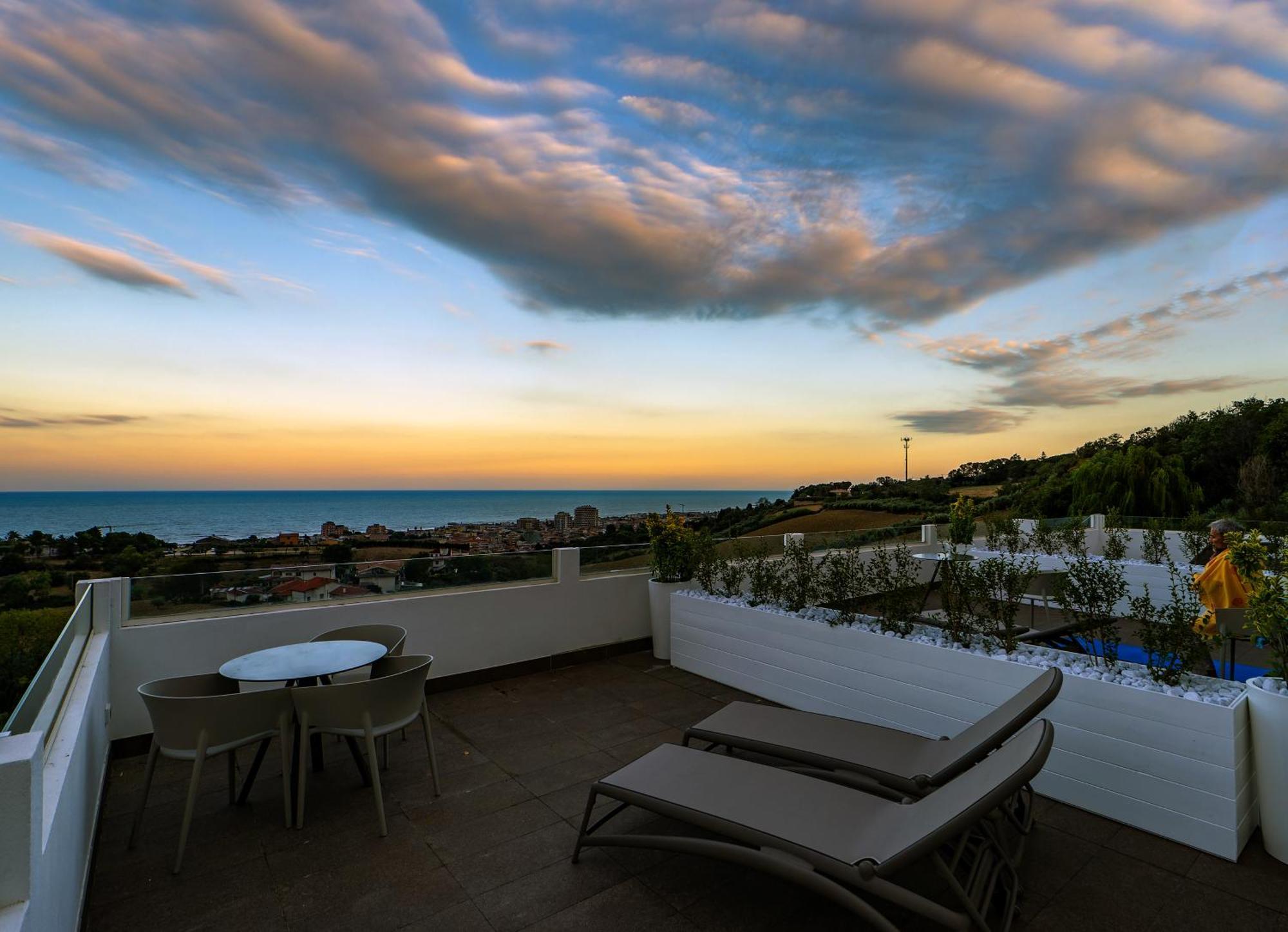 Bed and Breakfast Terrazza sul Mare Roseto Degli Abruzzi Esterno foto